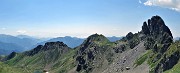76 Scendiamo ai Laghi di Ponteranica con vista in Valletto. Tribortoi, Bocchetta e Cima Triomen